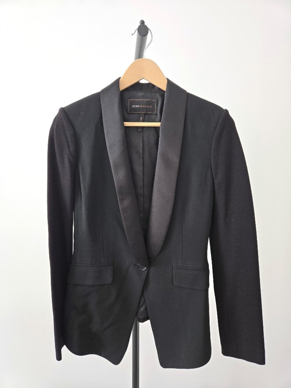 BCBGMAXAZRIA Fitted Tuxedo Blazer in Size XS